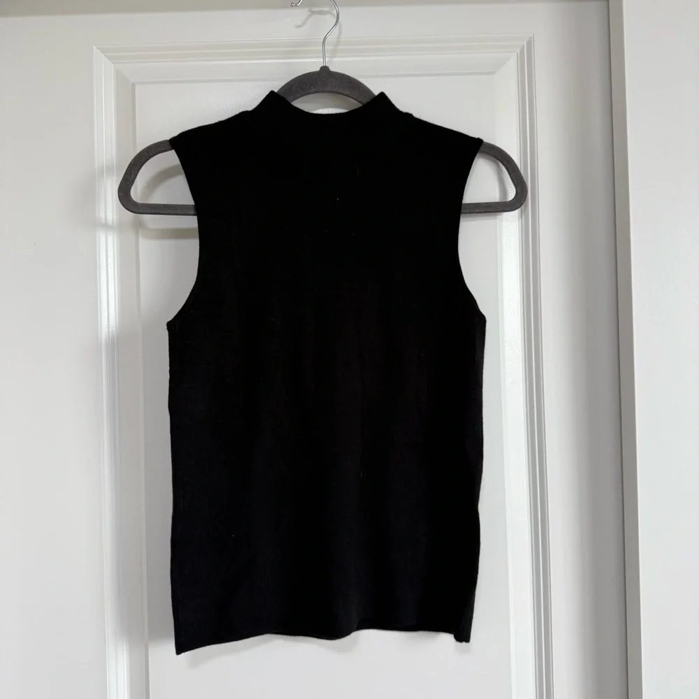 Marled Black Top Sleeveless Tank Top - Picture 2 of 7